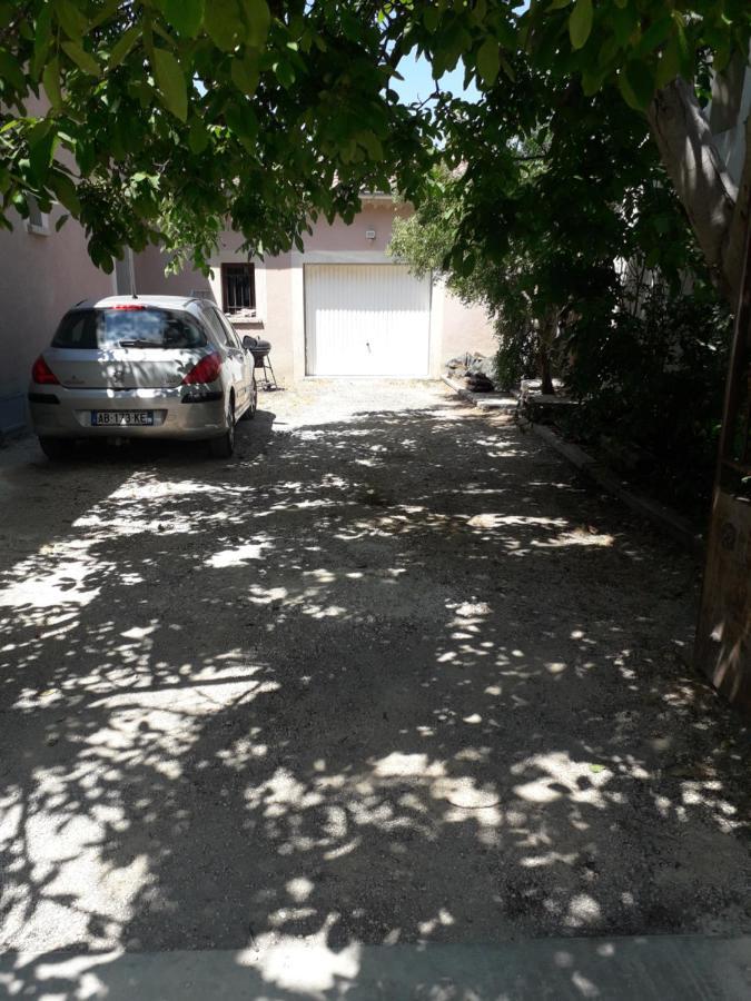 Gite Le Bagnol Un Coin De Paradis Maubec (Vaucluse) Exterior foto